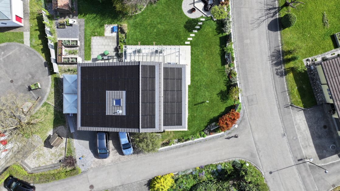 Referenzobjekt Photovoltaik, Wohnhaus in Niederuzwil Referenzobjekt Photovoltaik, Wohnhaus in Niederuzwil