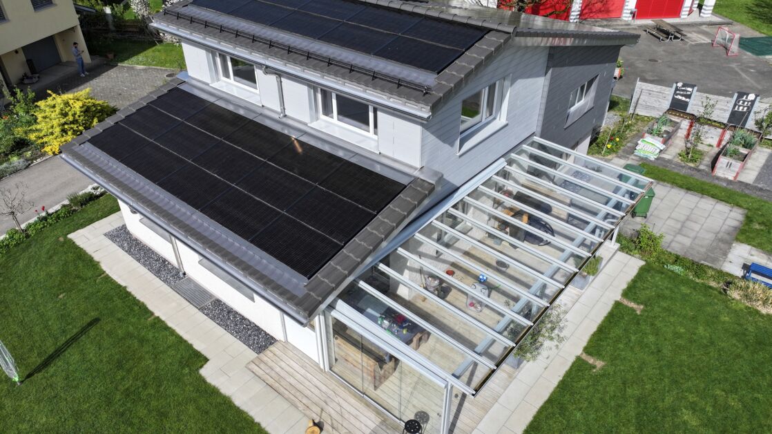 Referenzobjekt Photovoltaik, Wohnhaus in Niederuzwil Referenzobjekt Photovoltaik, Wohnhaus in Niederuzwil