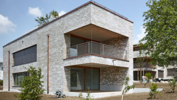 Multi family house in Bassersdorf