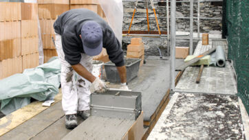 5. Avant de continuer le maçonnage, couvrir une nouvelle fois avec du mortier Verarbeitungsbeispiele Wand