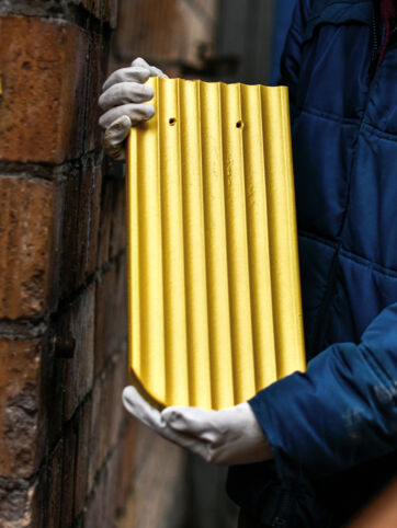 Wettbewerb goldener Ziegel halten 2 Wettbewerb goldener Ziegel halten 2