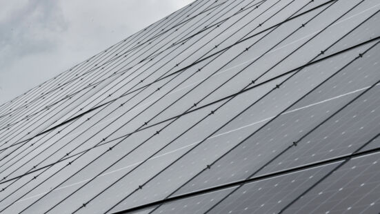PV-Anlage Nahaufnahme Einweihung PV-Anlage Laufen 240404