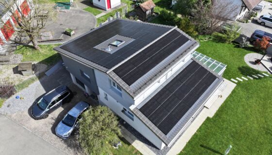 Referenzobjekt Photovoltaik, Wohnhaus in Niederuzwil Referenzobjekt Photovoltaik, Wohnhaus in Niederuzwil