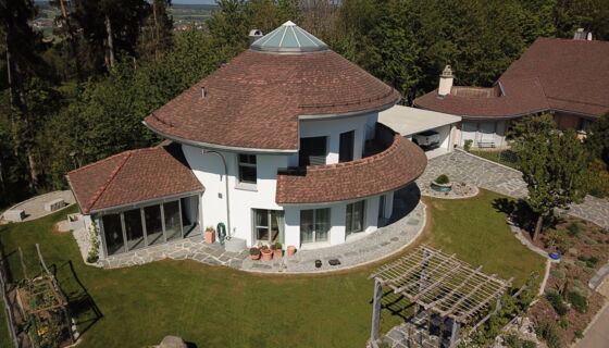DCIM\100MEDIA\DJI_0008.JPG Referenzobjekt - Einfamilienhaus mit Kegeldach