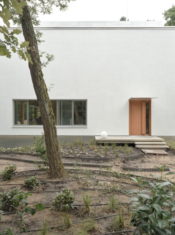 Die reduzierte Formensprache erinnert an modernistische Bauten, von denen in der Nachbarschaft einige stehen. Wilde Karte #08 Finalist Ewa Kaszuba