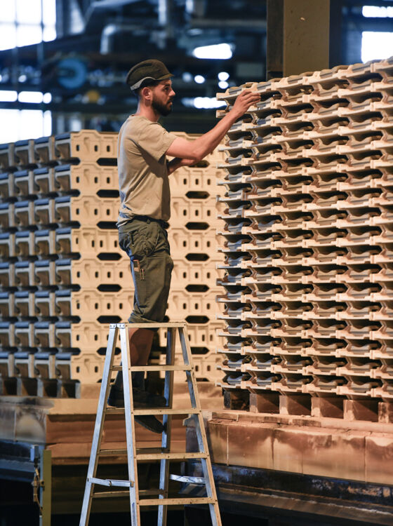 Mitarbeiter in der Produktion Laufen Mitarbeiter in der Produktion Laufen